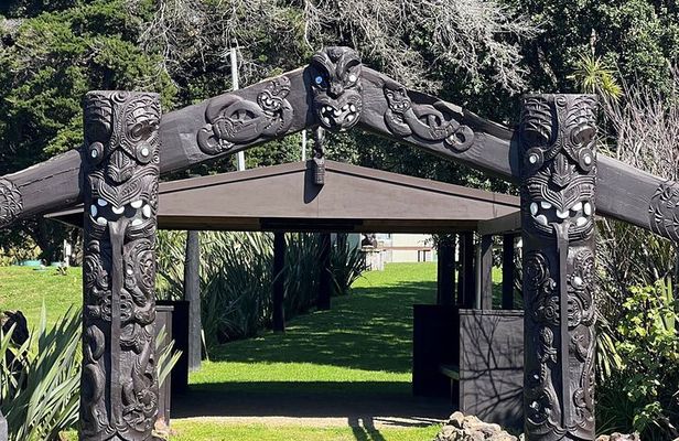 Waiheke Island Private History and Heritage Tour