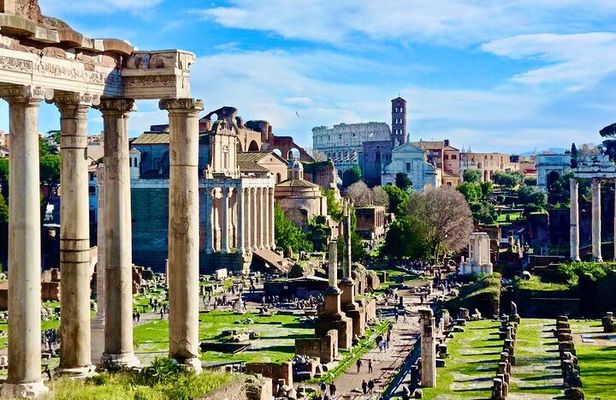 Discover Rome Private Walking Tour of Highlights and Hidden Gems