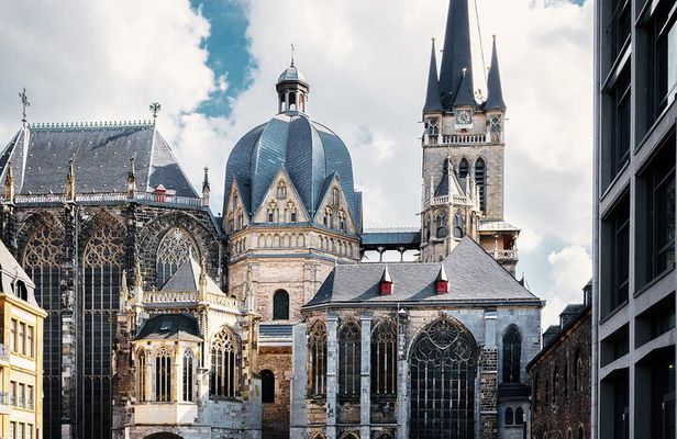 Sightseeing Tour in Aachen