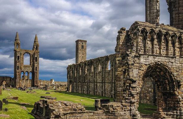 St Andrews, Fife Coast Walk & Historic Abbey Tour from Edinburgh