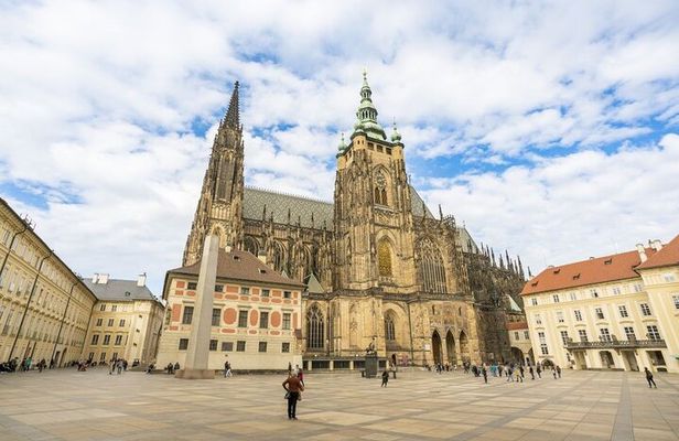 Skip the line: Prague Castle Interiors Tour with Local Guide