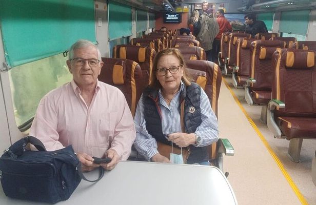 "Taj Mahal" Tour from Delhi by India's Fastest Train (Gatiman Express)