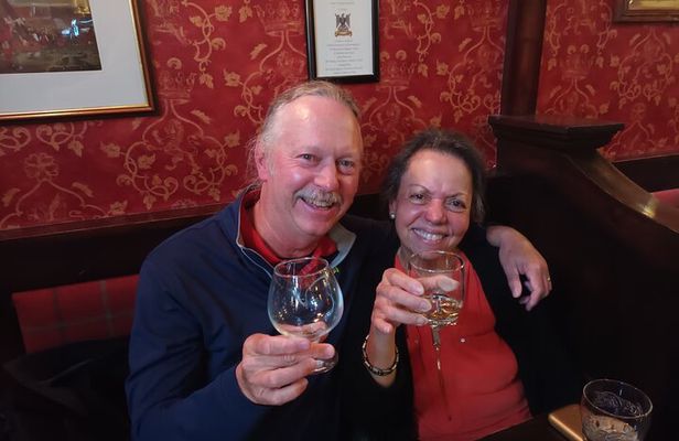 A Wee Walk and a Whisky: Unique Glasgow Walking Tour (5pm)
