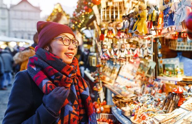 A Prague Christmas Journey - Walking Private Tour + Trdelnik