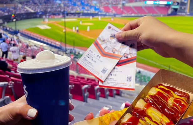 Seoul: Baseball Game Ticket with Dinner/Beer with the host