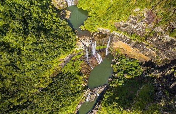 Mauritius Hiking : Tamarind falls ( 7 waterfalls)