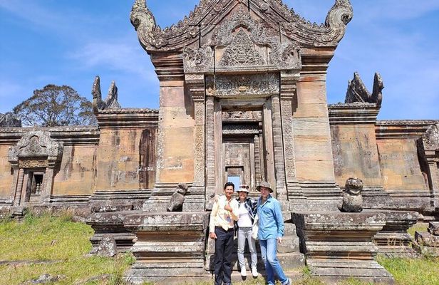 1 Day Beng Mealea ,Koh Ker Pyramid Temple and Peah Vihear Temple