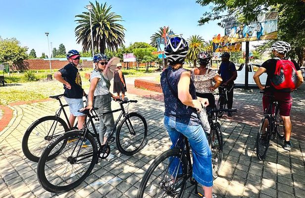 Guided Bicycle Tour of Soweto with Lunch