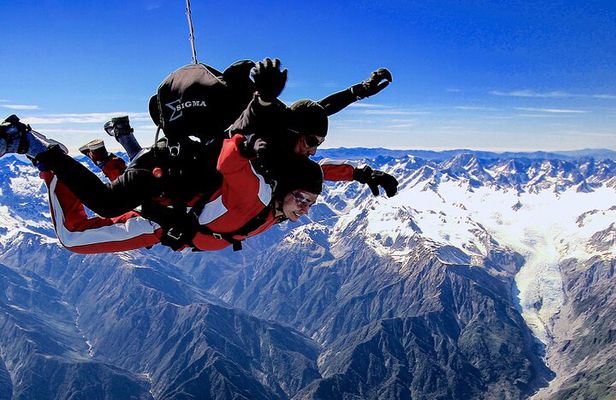 Tandem Skydive 10,000ft from Franz Josef