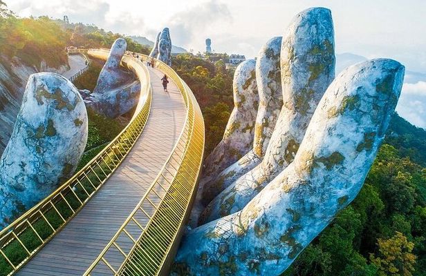 Private Bana Hills - Golden Hands Bridge Guided Tour with Lunch and Transfer