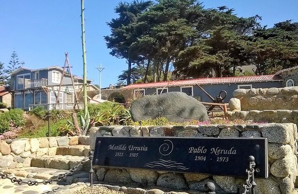 Isla Negra Tour