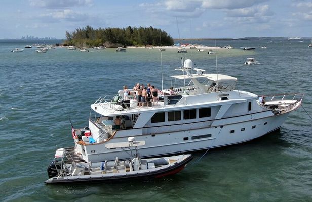 Yacht Charter Madeira beach and Tampa Bay
