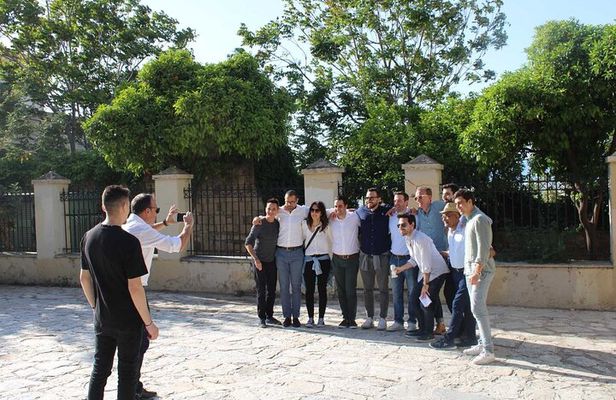 The Stolen Ancient Statue—Treasure Hunt in Athens—Private Group