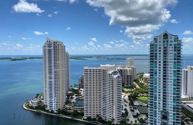 Double Decker City tour & 75 Min Miami Cruise Millionaire homes