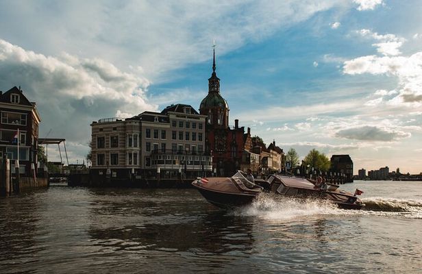 Shared Guided Walking & Boat Tour Through Historical Dordrecht