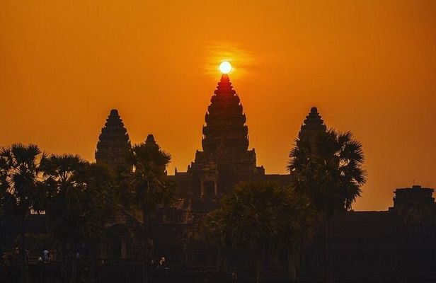 Angkor Wat Sunrise Tour