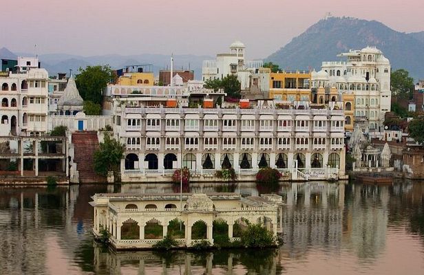 Udaipur to Jodhpur Drop with Kumbhalgarh Fort & Ranakpur Stop