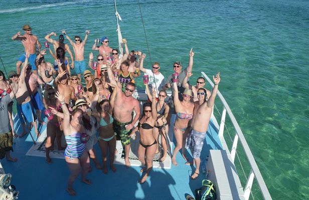 Half Day Party Boat and Snorkeling in Punta Cana