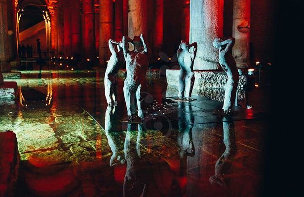 1 Istanbul Tour: Highlights, Street Food & Hidden Pearls