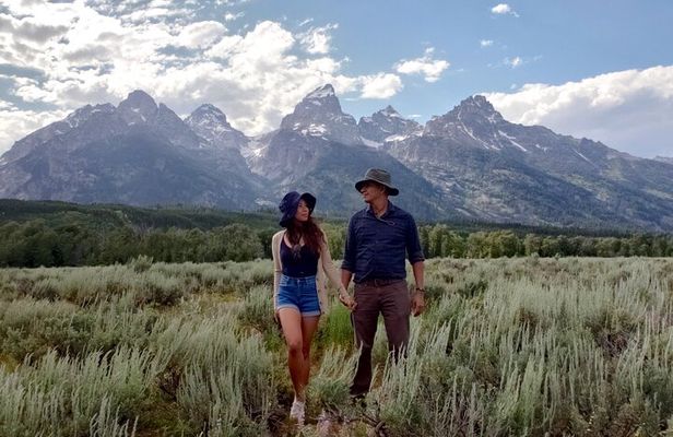 Yellowstone and Grand Teton National Parks Wildlife Adventure