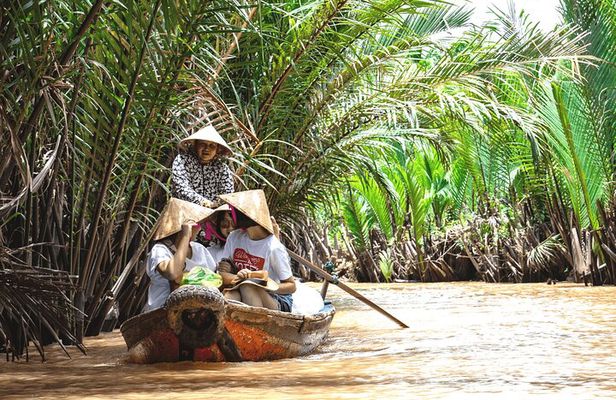 Deluxe Full Day Tour: Cu Chi Tunnels and Mekong Delta