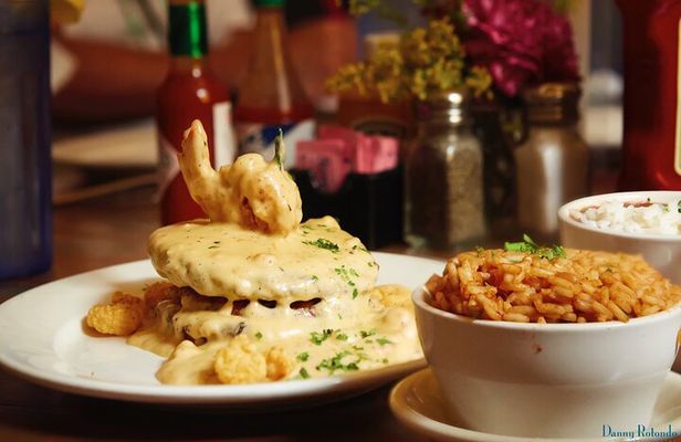 Food Tour of New Orleans Garden District group of 9 or less