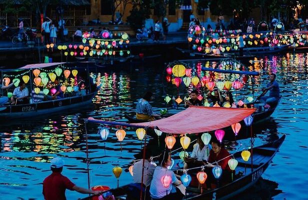 Marble Mountain and Hoi An Ancient Town Tour in Vietnam