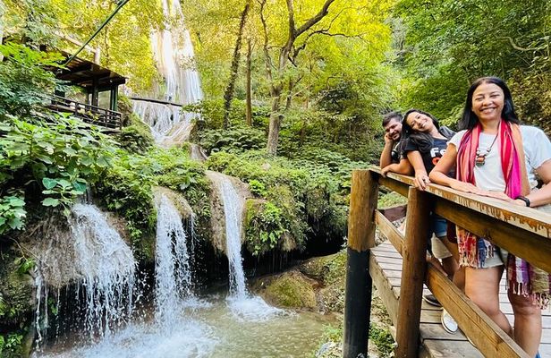 Tour "Cola de Caballo Waterfalls", With guide, transfer and tickets