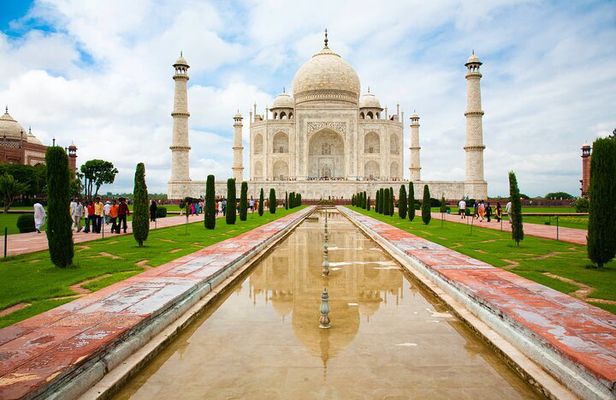 Overnight Agra/Taj Mahal Tour & Fatehpur Sikri Tour