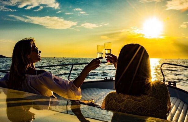 2 Hours Aperitif on Boat at Sunset