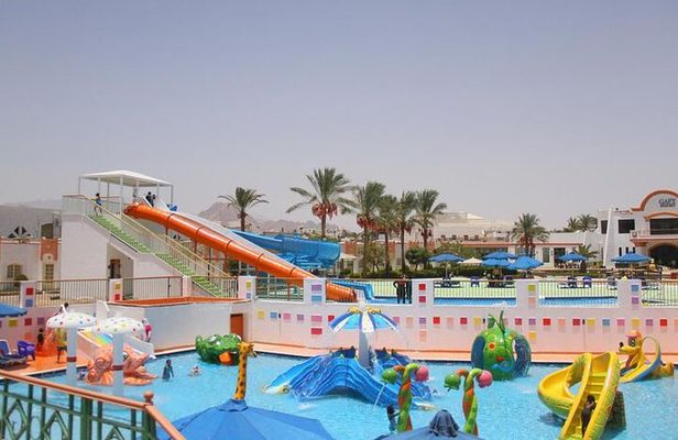 Full Day Makadi Water World Aqua Park with Transfer and Lunch