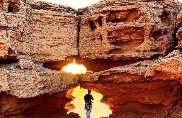 Edge of the World Tour from Riyadh Private 4x4 Car Pick up 