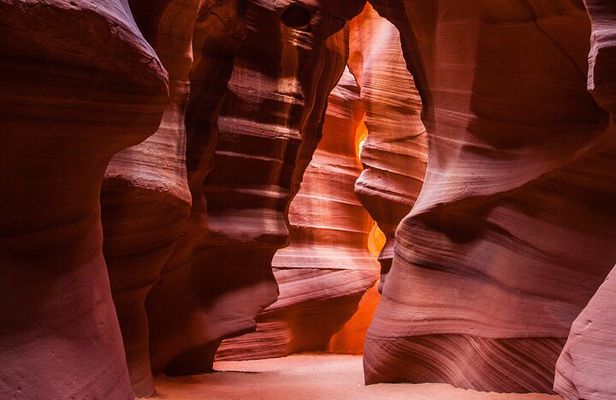 Luxury tour for up to 7 to Antelope Canyon X and Horseshoe Bend