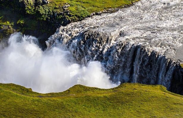 Premium Combo Day Tour Lake Myvatn and Dettifoss