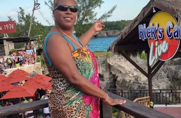 Negril's 7 Mile Beach, Margaritaville and Ricks Cafe COMBO Tour