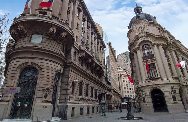 The best walking tour in Santiago de Chile