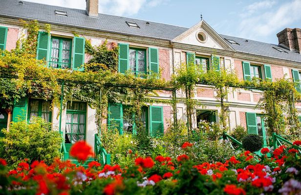 Giverny Monet's House & Versailles Palace Day Trip from Paris