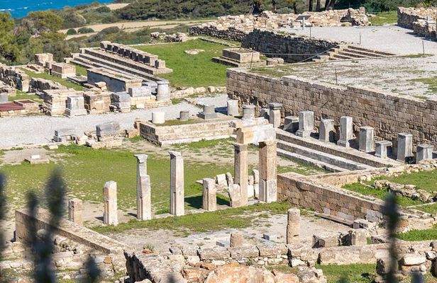 Rhodes: Kamiros, Monolithos and Lindos village Guided Tour