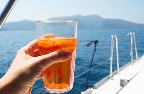 Private boat tour with aperitif at Scala Dei Turchi