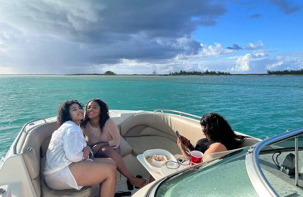 2-Hours Private Charter Tour in Turks and Caicos