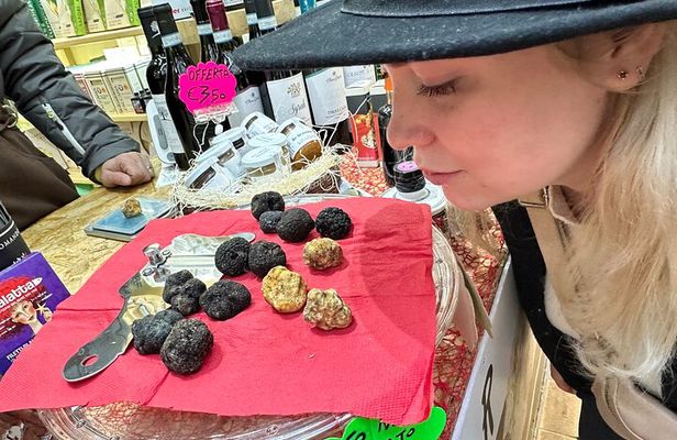 Wine Tasting and Food Tour at Vatican and Trionfale Farmers