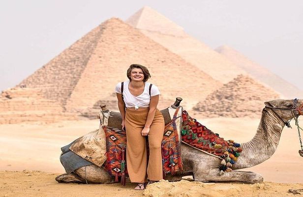 Tour to Pyramids And The Egyptian Museum