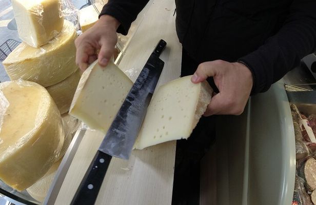 Walking Food Tasting Tour in Chania Town