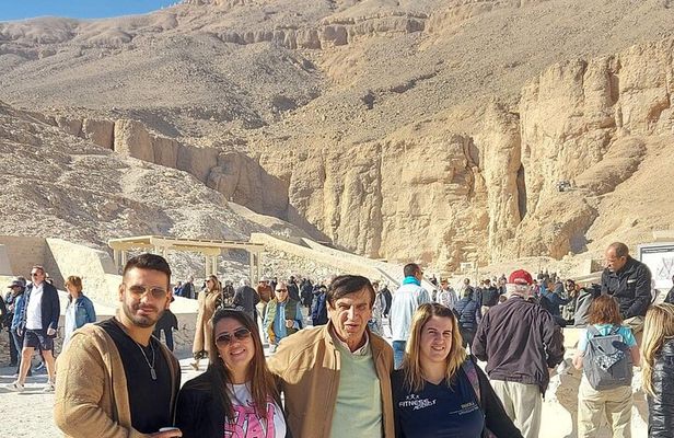 Private Guided Trips to the West Bank (King Valley and Queen Temple) in Luxor