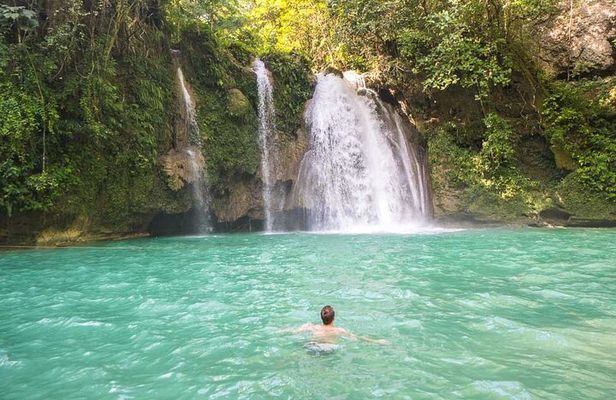 Oslob Whaleshark & Kawasan Falls Tour