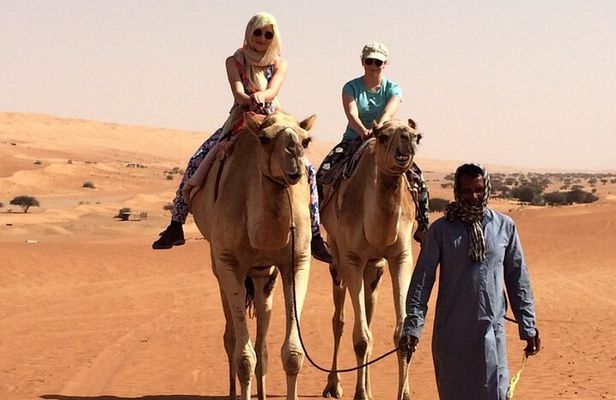 Private Full Day Tour to Wahiba Sands Desert and Wadi Hawer