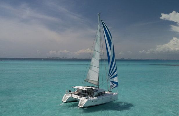 Private Luxury Catamaran to Isla Mujeres