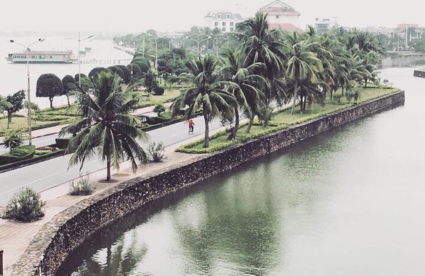 Dong Hoi Sightseeing and Street Food Bike Tour
