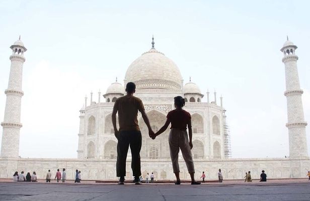 From Delhi: Sameday Taj Mahal Agra and Fatehpur Sikri Tour