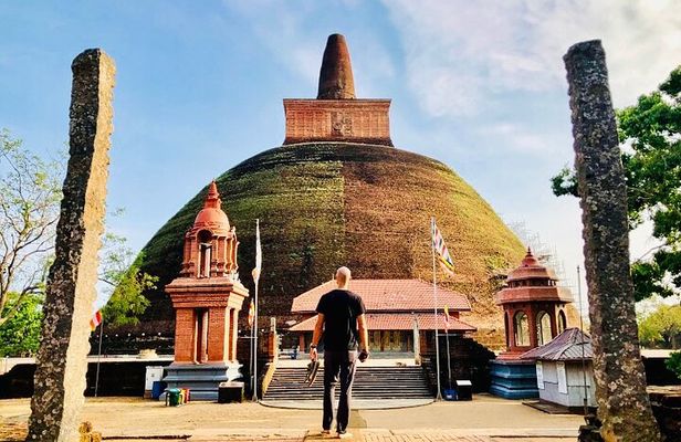 Private Day Tour Of Anuradhapura Ancient Kingdom and Avukana
